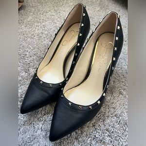 Black Pumps
